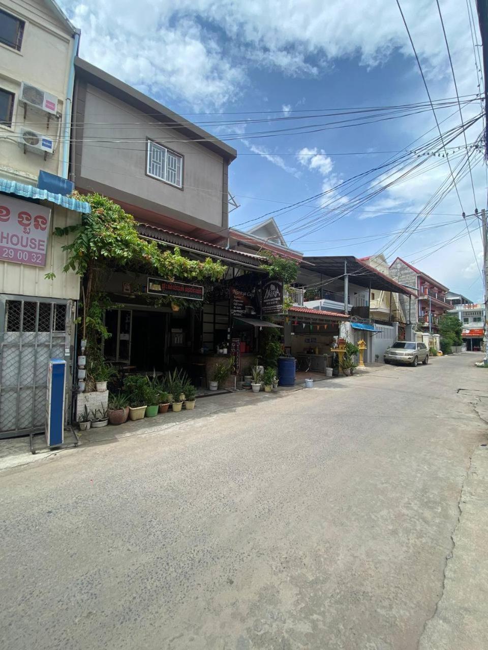 Naraya Guesthouse Phnom Penh Bagian luar foto